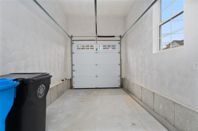 Building Photo - 45 Windsor Rd