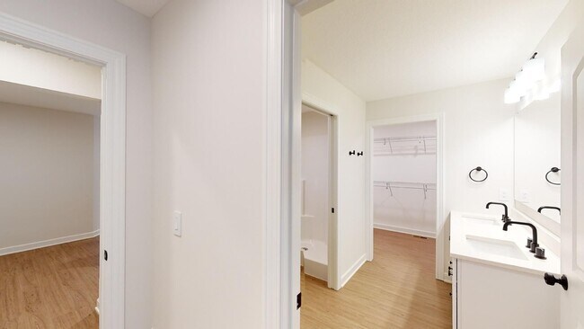 Building Photo - 3 Bedroom End Unit