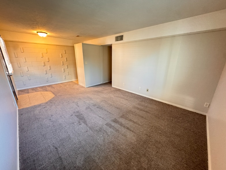 Building Photo - 1425 G St