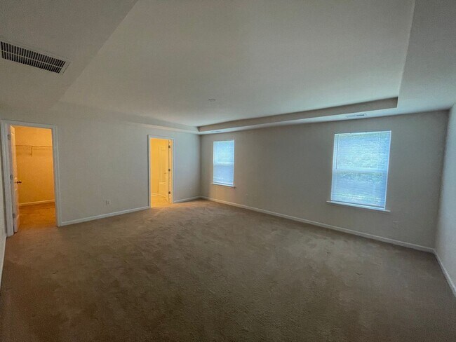 Building Photo - 4BR/3BA Home with Bedroom and Full Bath Downstairs Now Available In South Charlotte!