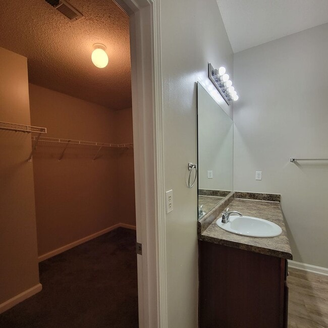 Building Photo - Newer Home For Rent 2 Story - Just Like Br...