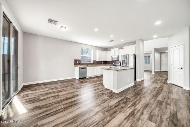 Building Photo - 7859 W Redbird Rd