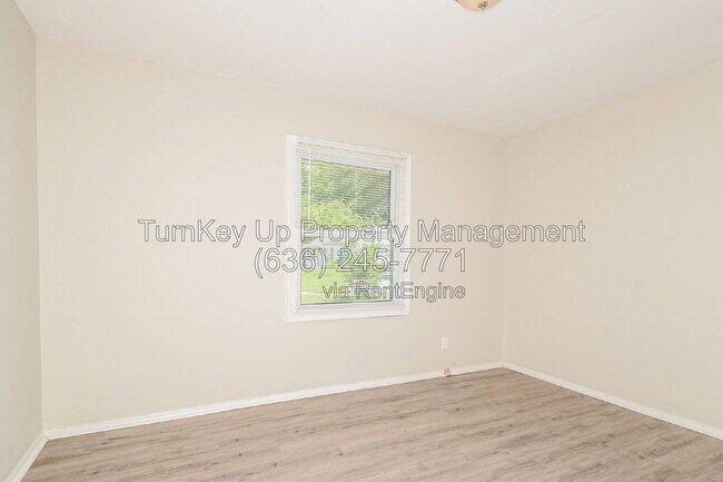 Building Photo - 10300 Ross Cir