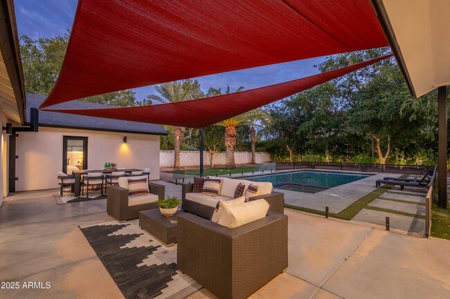 Building Photo - 4421 E Earll Dr