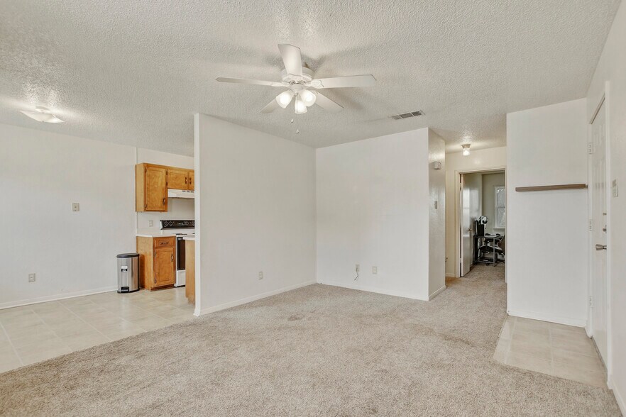 Building Photo - 203 Sorrell Dr