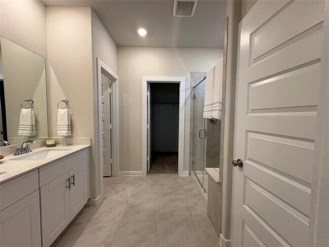 Building Photo - 15518 Olive Ter Trl