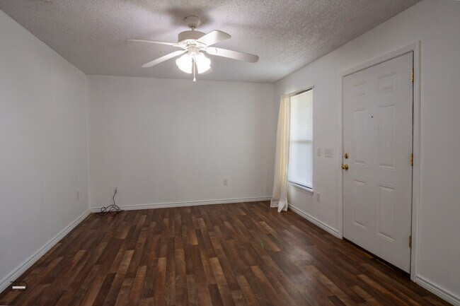 Building Photo - 33 Grant Gill Ln