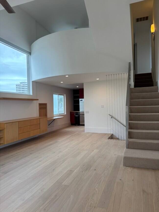 Building Photo - 12217 Rochester Ave