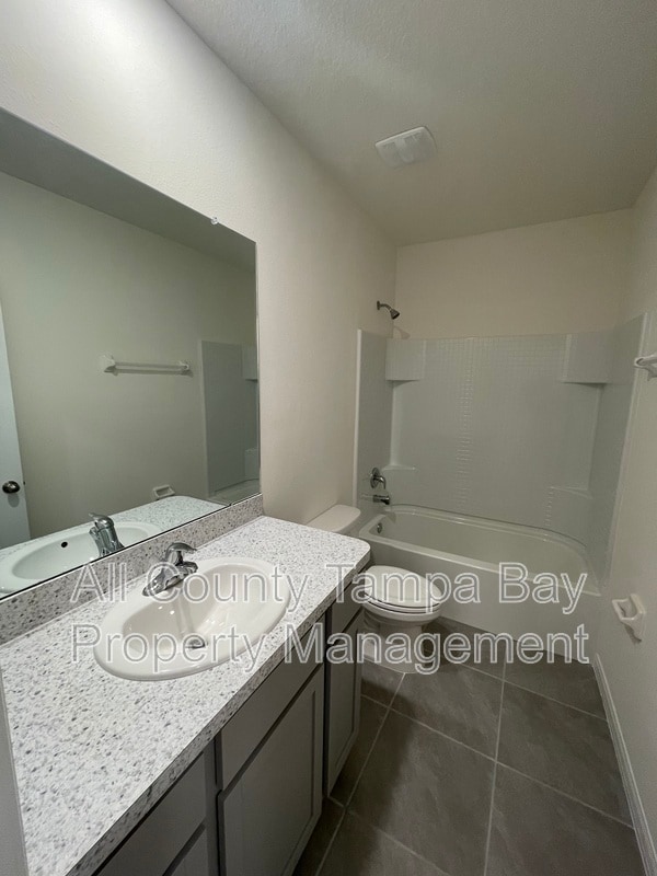 Building Photo - 33061 Major Oak Dr