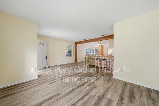 Building Photo - 2115 Minerva Ave