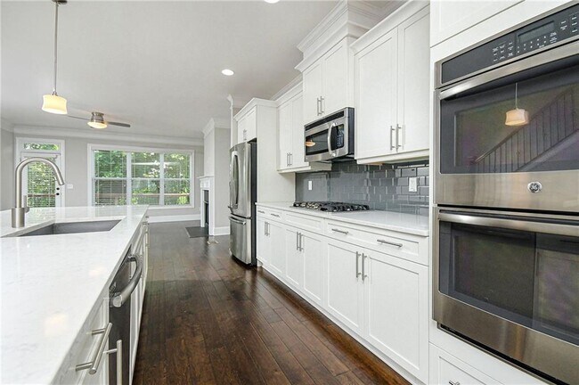 Building Photo - 1299 Linden Ct