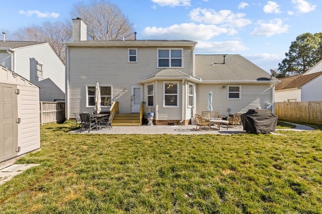 Building Photo - Spacious 4-Bed, 3-Bath Home in Virginia Beach!