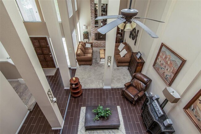 Building Photo - 9344 Briar Forest Dr