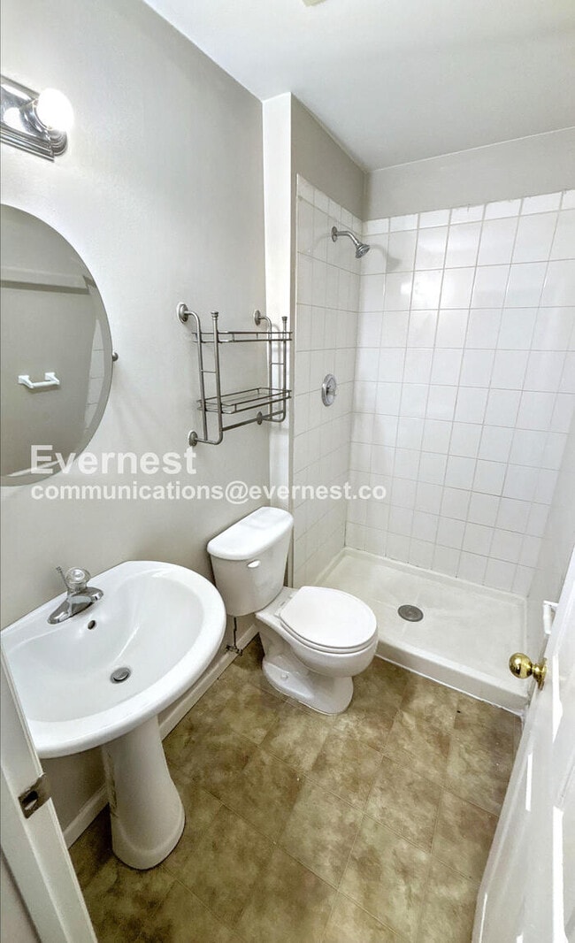 Building Photo - 5821 Weeks Ave