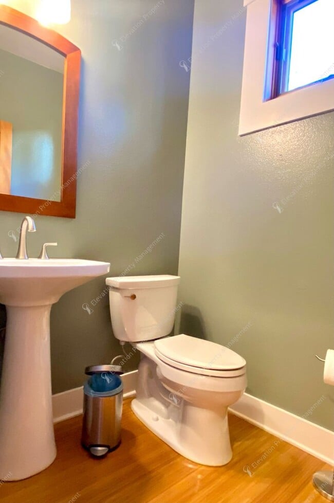 Building Photo - Unfurnished 4BR - 2.5BA NWX Corner Lot Pri...