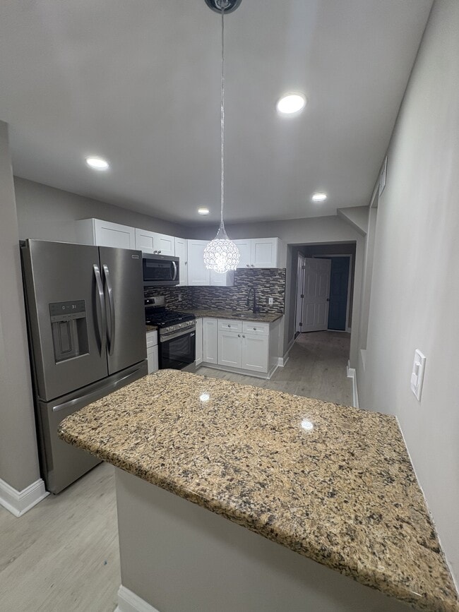 Building Photo - 2229 N Hancock St