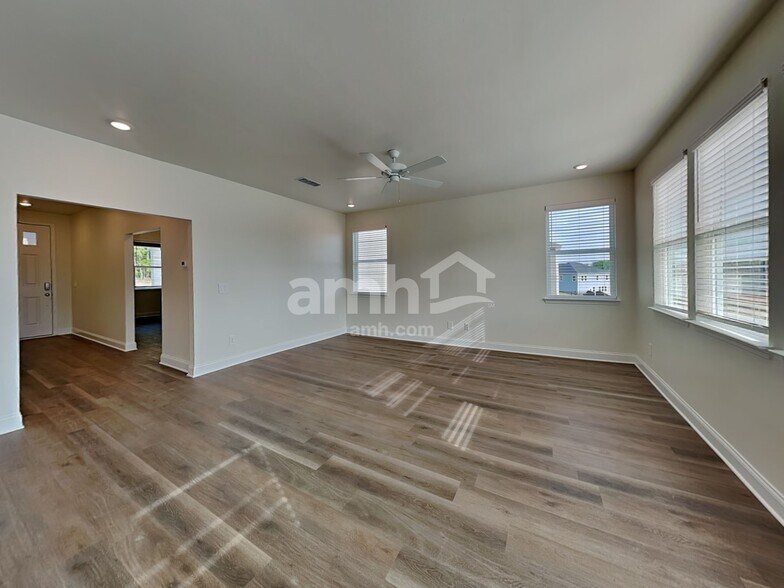 Building Photo - 3307 Emzy Dr