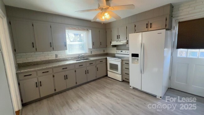 Building Photo - 715 Tom Hunter Rd