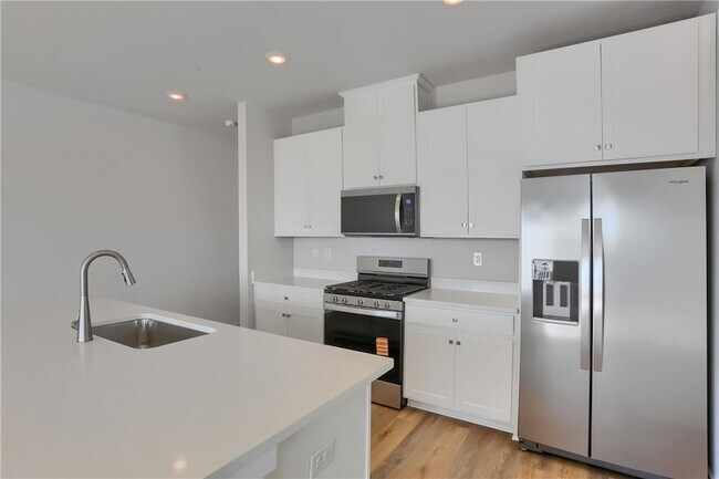 Building Photo - 122 Scotland Ln