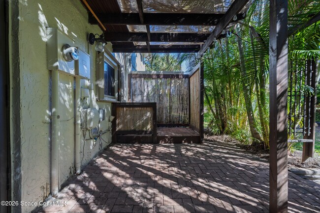 Building Photo - 405 Hawthorne Ct