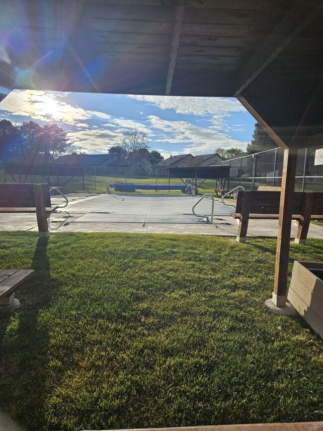 Building Photo - Wonderful townhome for rent in Nampa.  Near Lake Lowell.