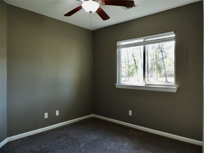 Building Photo - 2730 N Colosseum Ct