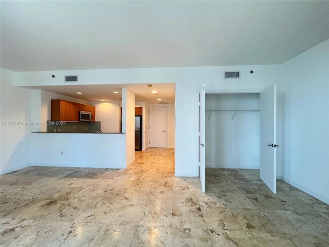 Building Photo - 1050 Brickell Ave