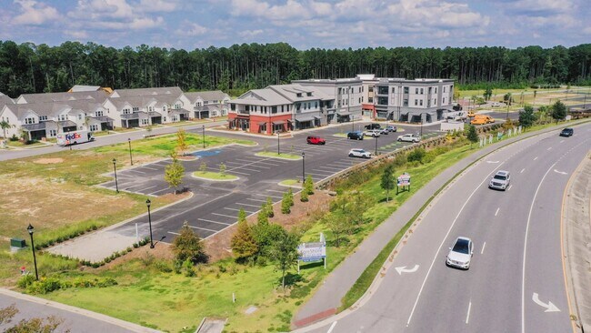 Building Photo - Modern Apartments Conveniently Located off...