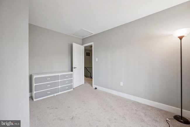 Building Photo - 7849 Briardale Terrace