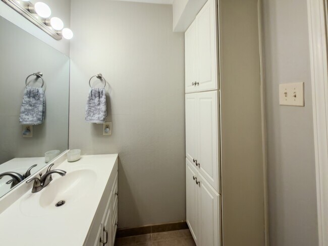 Building Photo - 2574 Marilee Ln