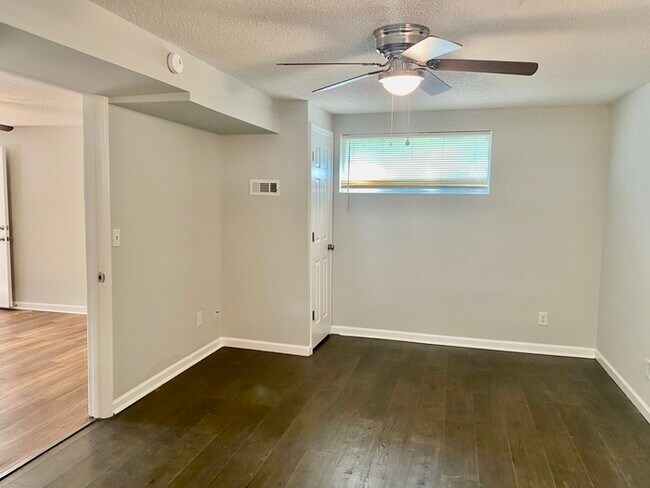 Building Photo - 1Bed/1Bath Apt Ringgold, GA! Brand New Gra...
