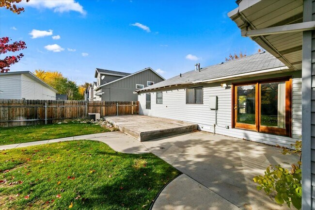 Building Photo - Spacious 4-Bedroom Home Minutes from Downtown Boise