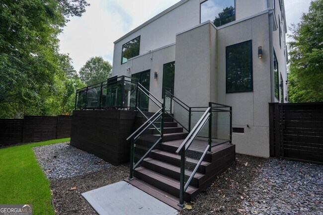 Building Photo - 1099 Vista Trail NE