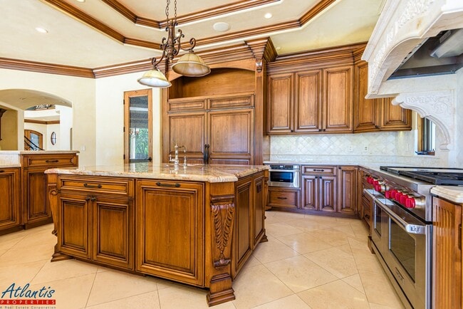 Building Photo - Executive Estate in the Heart of Silicon Valley