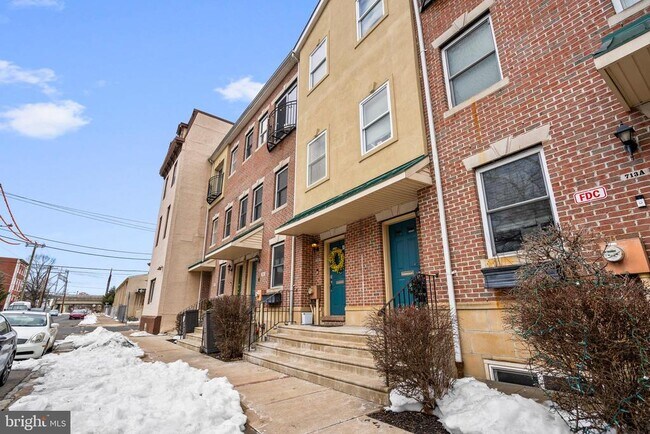 Building Photo - 715 Brown St