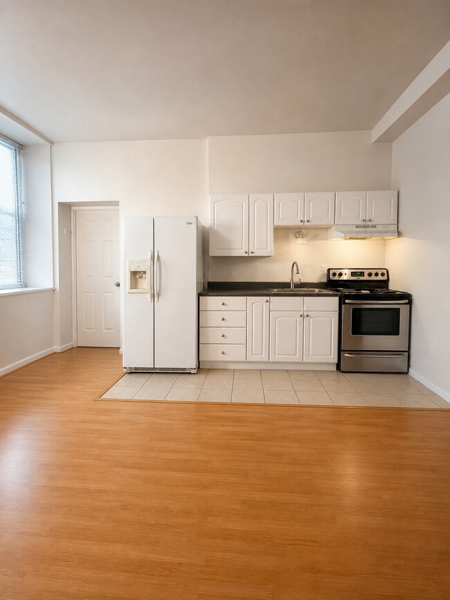 Unit 2 - 1901-1911 E Lombard St