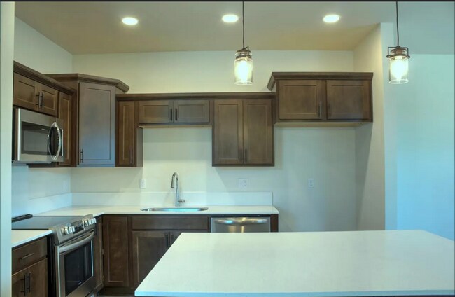 Building Photo - 33 Potlatch Loop