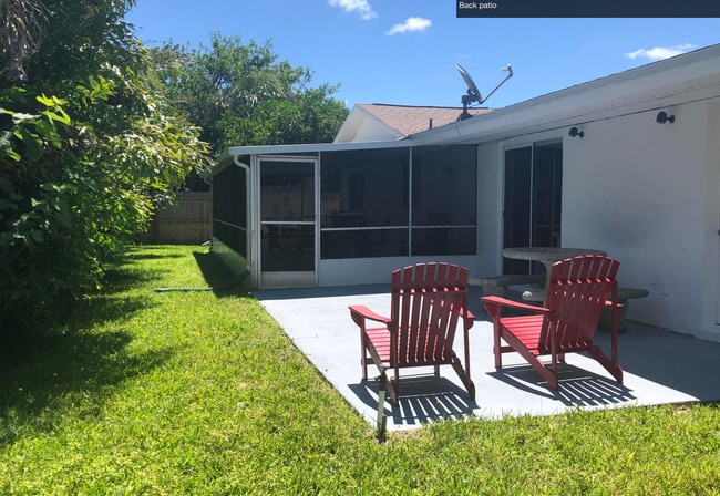 Building Photo - Indialantic 2 Bedroom Home