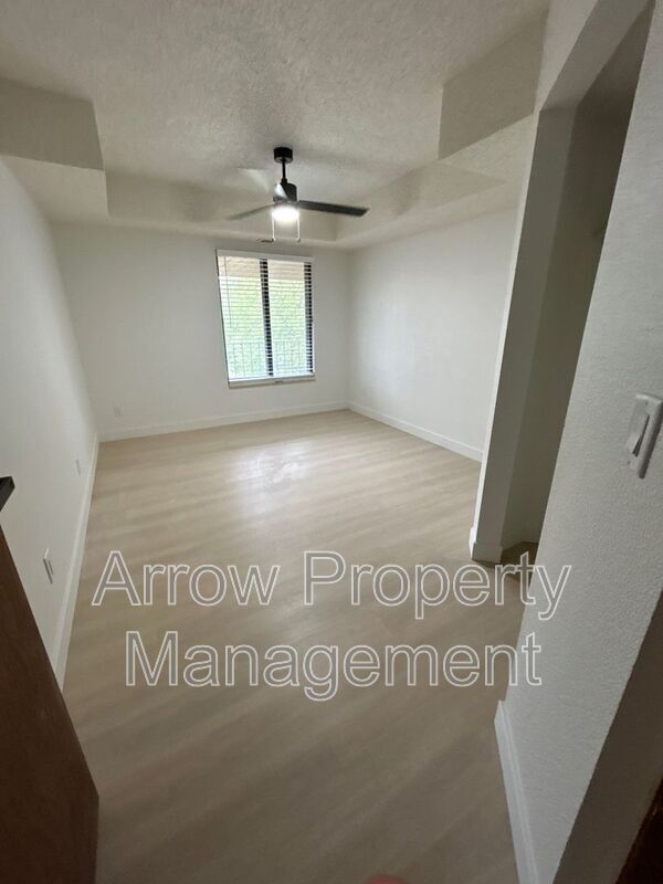 Building Photo - 205 E Arbor Ave