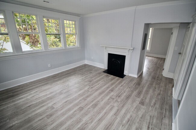 Building Photo - Exclusively Offered by Muse Realty Rentals...