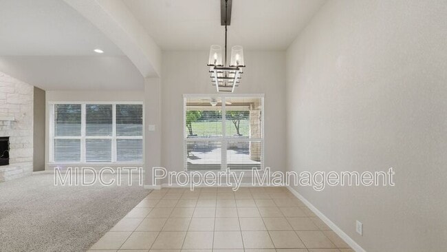 Building Photo - 842 Santa Cruz Ln