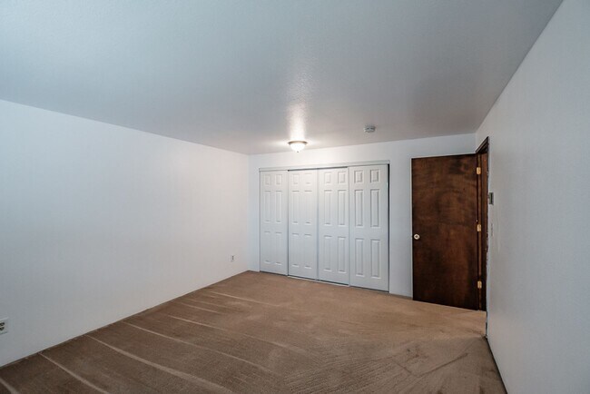 Building Photo - 415-01 Krasilovsky