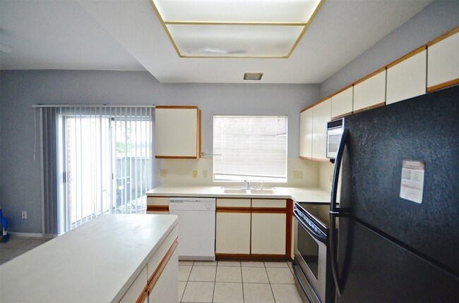 Building Photo - 2910 Grants Lake Blvd