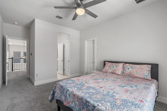 Building Photo - 5363 Orsini Blfs
