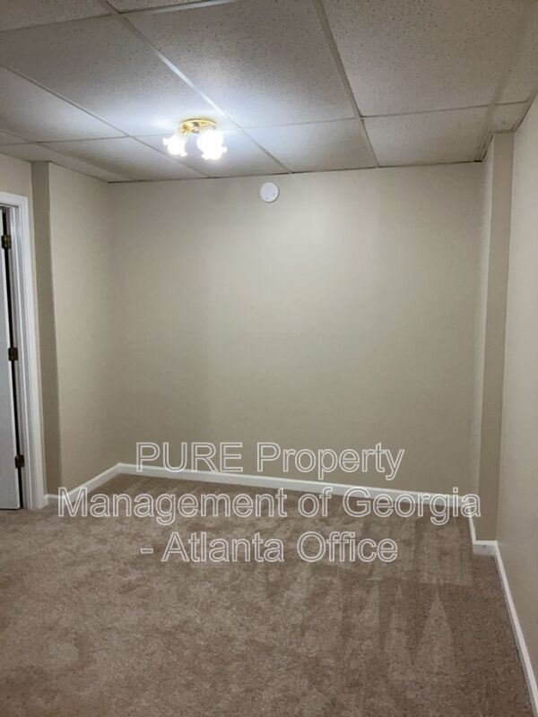 Building Photo - 3213 Southridge