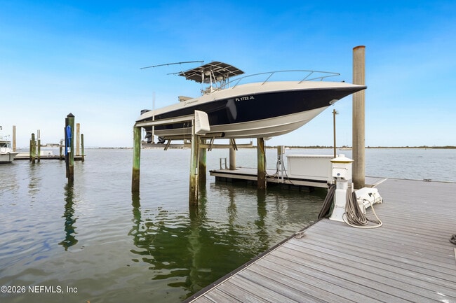 Building Photo - 75 Comares Ave