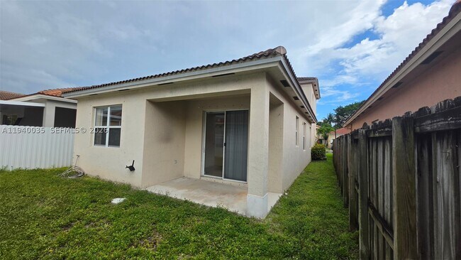 Building Photo - 2160 NE 37th Terrace