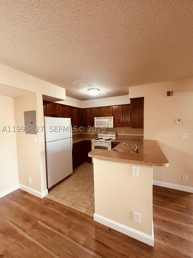 Building Photo - 7630 Westwood Dr