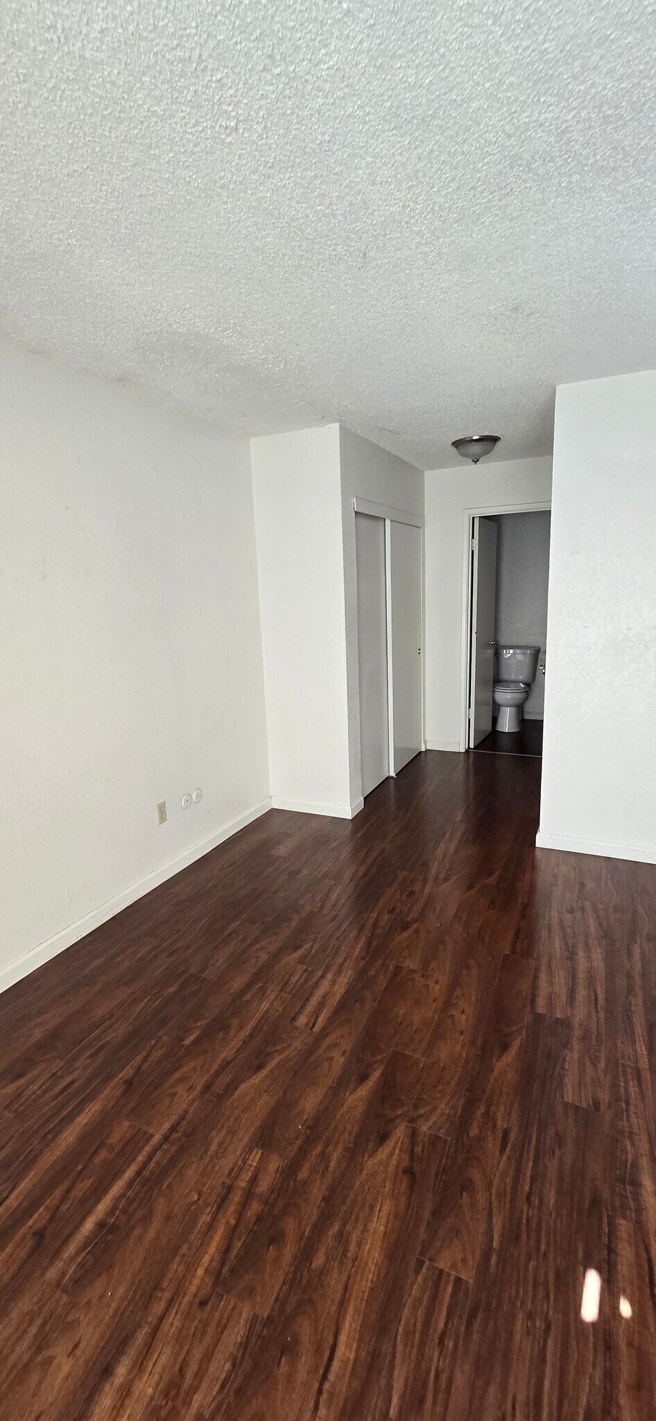 Primary Bedroom/Full Bath - 3318 Blue Ridge Cir