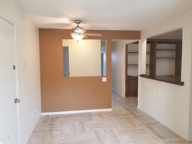 Building Photo - Charming Clovis 3/2 Home with New Solar System